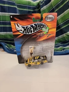 Matt Kenseth #17 NASCAR DeWALT Maßstab 1:64 DieCast Hot Wheels mit Pit Board Neu - Bild 1 von 4