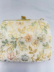 Vintage Jolle's White Beaded Clutch Flower Pattern Wallet - Rare Foldable Style! - Picture 1 of 16