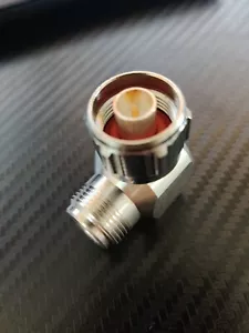 Huber & Suhner rechter Winkel Koaxialstecker Adapter N-Typ Stecker auf Buchse - Bild 1 von 1