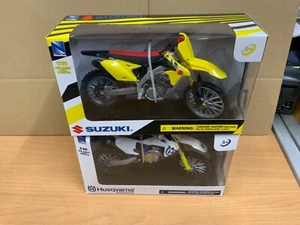 NewRay 1:12 Die-Cast Motocross MX Toy Model Bikes SUZUKI RMZ450 HUSQVARNA FC 450 - Picture 1 of 3