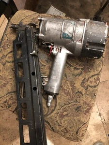 Hitachi Old School 3-1/4" Strip Nailer Framing Nailer - Picture 1 of 5