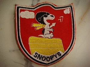 US MARINES SNOOPY DOG SINGING, VIETNAM WAR PATCH - Picture 1 of 2