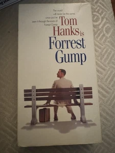 Forest Gump 1995 VHS Tape Tom Hanks Preowned - Picture 1 of 3