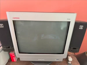 Compaq FS7550 CRT Monitor 17" 85hz 2003 With JBL Speakers - Picture 1 of 4