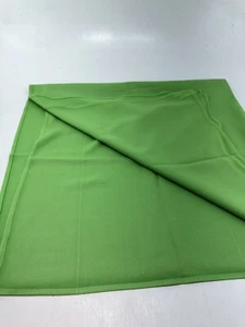 Tovaglia verde Better Yet By Best modello 50"x48" festa matrimonio vacanze famiglia - Foto 1 di 3