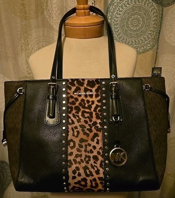 Bolso de Mano/Cartera Michael Kors Mediano Estampado Negro y Animal con Piel Real  Foto 1 de 4