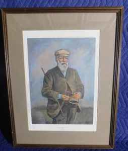 Tom Morris 1970 con palo y pipa enmarcado impresión 'The Old Golf Shop' edición limitada 349/500 - Imagen 1 de 11