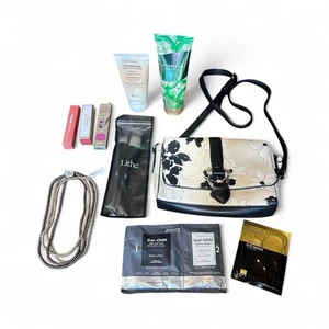 Wiederverkäufer Konvolut Artikel - Umhängetasche, Make Up, Hautpflege, Schmuck - Bild 1 von 5
