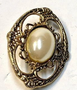 Broche prendedor vintage de filigrana ovalado perla tono dorado victoriano - Imagen 1 de 8