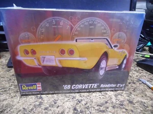 Kit modelo 2 en 1 Chevy Corvette Roadste 1968 Revell 1/2544, 85-2544 nuevo sellado - Imagen 1 de 2