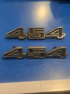 1970 71 72 CHEVY CHEVELLE Elcamino 454 EMBLEM OEM 337686 GM Pair Read - Picture 1 of 15