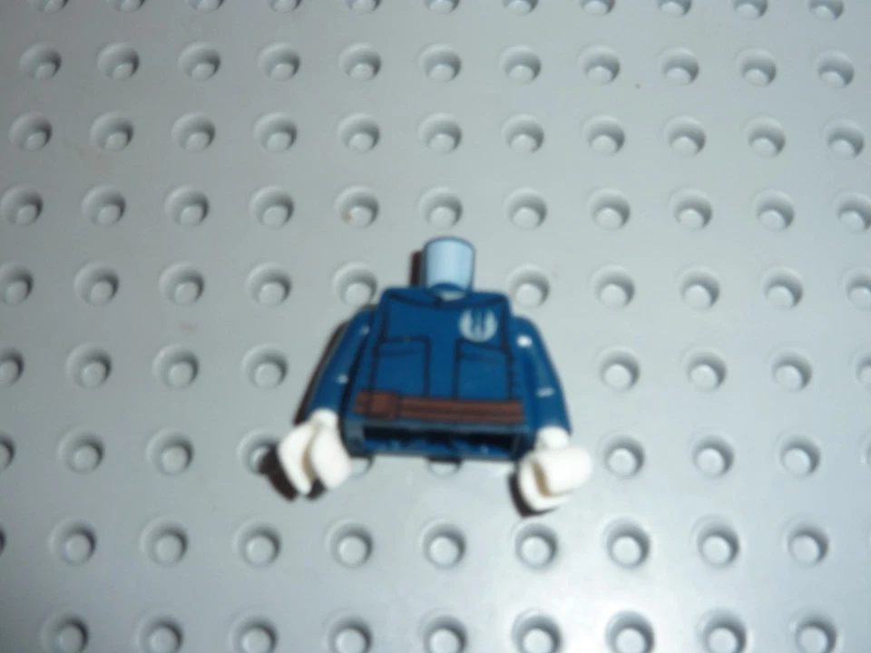LEGO Minifig Torso with SW Anakin Skywalker Snow Pattern 973px718 Set 8085 - Photo 1/1