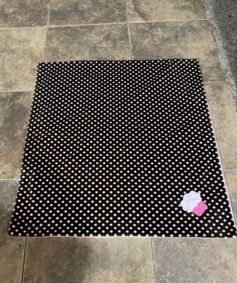 Jannuzzi Snuggle Blanket Cupcake Print Pink/ Brown Blanket - Image 1 of 4