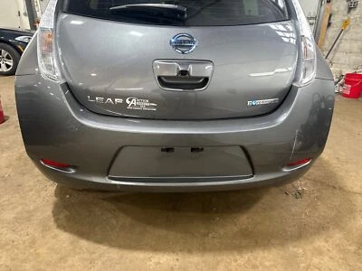 Used Rear Bumper Assembly Rear fits: 2016 Nissan Leaf Rear Grade A Foto 1 de 4