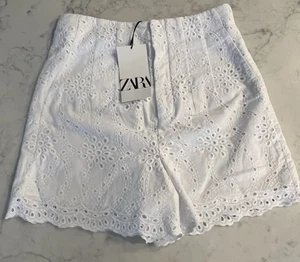 Zara Damen Shorts Weiß Ösen Größe XS Neu Baumwolle Neu mit Etikett - Bild 1 von 8