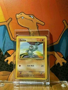 Machop Basisset 1999 unbegrenzter Druck NM, 52/102 Pokémonkarte. - Bild 1 von 2