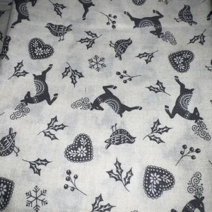 Tela de reno de Navidad Makower UK 2220 Scandi Scatter 1,75 yardas + 2 restos - Imagen 1 de 6