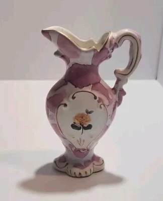 Jarrón jarra púrpura pequeño aspecto victoriano de colección con rosa amarilla en la parte delantera y trasera 6" Foto 1 de 4