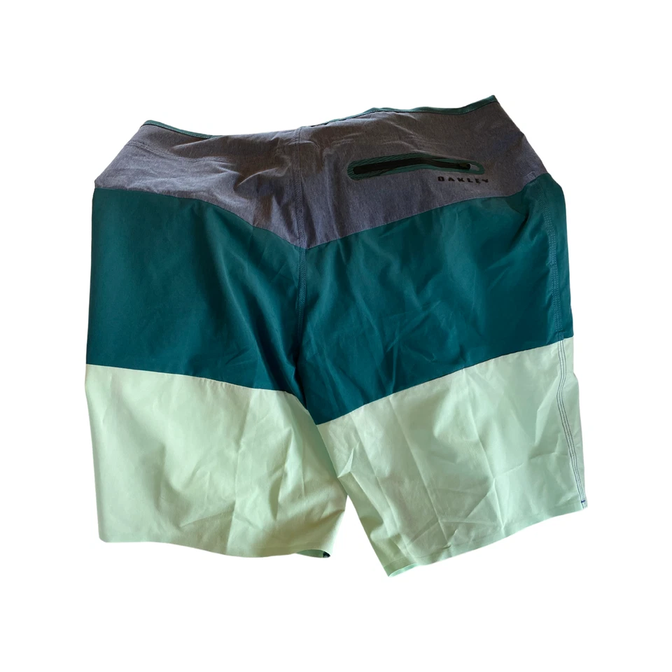Oakley Mens Ozaki Block 21 inch Board Shorts - Retail Size 30