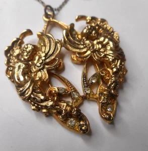 Cadena de diamantes de ley colgante en tono dorado moldeado querubín ángel doble amor - Imagen 1 de 11
