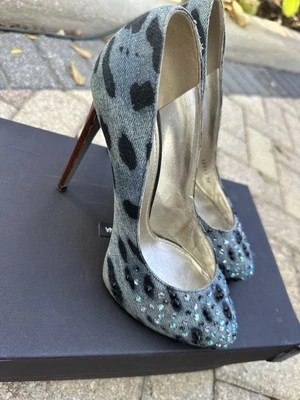 Zapatos de tacón de madera de mezclilla con estampado de leopardo azul/negro Dolce & Gabbana, talla 39 Foto 1 de 4