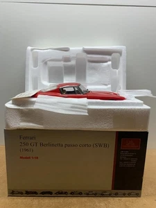 CMC FERRARI 250 GT BERLINETTA KURZER SCHRITT 1961 IN BOX 1/18 D10 TO - Bild 1 von 7