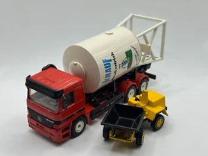 Camion silos Siku Mercedes con ribaltabile anteriore 3436 - Foto 1 di 4