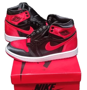 Nike Air Jordan 1 Retro Alto OG 'Satin Bred' W (Reino Unido 3,5/UE 36,5) FD4810-061 - Imagen 1 de 12