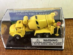 HO Scale 20537 Smart Toys Cement Mixer Truck w/ Road Sign - Picture 1 of 3