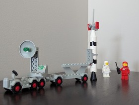 Vintage (1979) LEGO Classic Space set 462 Mobile Rocket Launcher - RARE
