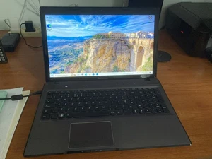 Lenovo IdeaPad Z570 very good condition and includes Windows 10 - Picture 1 of 9