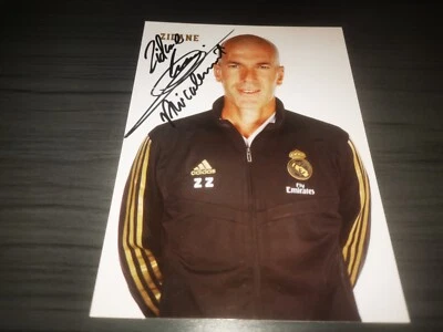 Tarjeta autógrafa firmada a mano por Zinedine Zidane Real Madrid Club Foto 1 de 2
