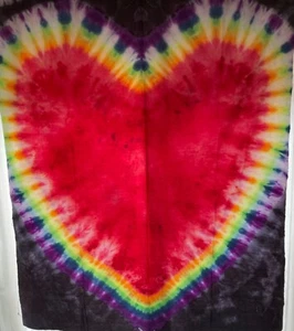 Tie-Dye Tapestry 41”-47” Dark Red Rainbow Heart Black Trim Rough Edge Handmade - Picture 1 of 10
