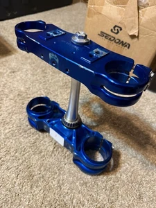 HUSQVARNA TRIPLE CLAMP FC, FX, TC, TX Solid mounted handlebar mounts. #1 MBRT1 - Foto 1 di 6