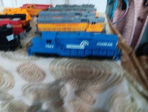 HO SCALE WALTHERS TRAINLINE EMD GP9M CONRAIL #7563 MRC DCC AD233 - Picture 1 of 3