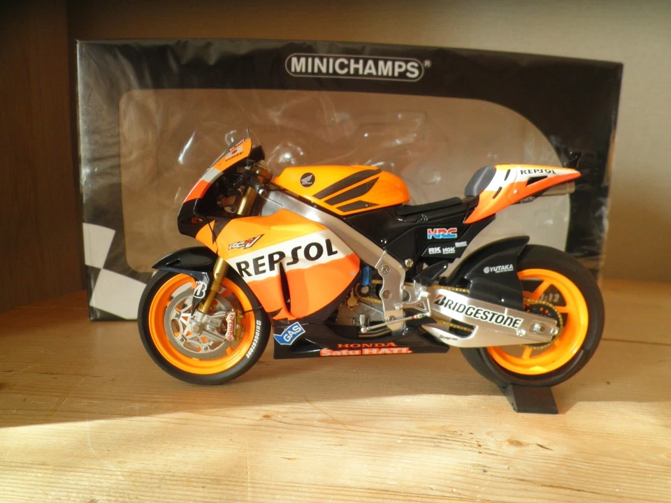 1/12 MINICHAMPS HONDA RC212V CASEY STONER 2011 (NEUF) - Photo 1/4