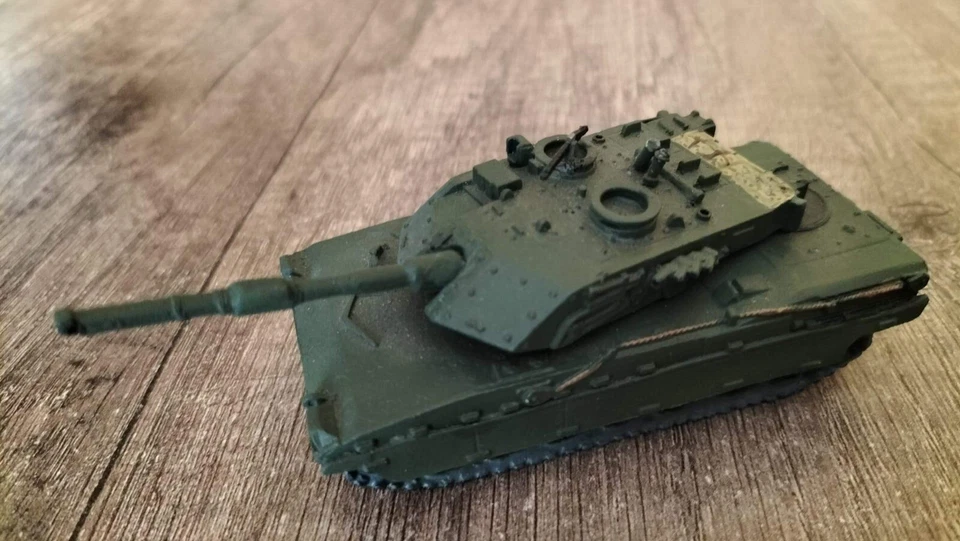 CARRO ARMATO C1 ARIETE ESERCITO ITALIANO - 1/87 in metallo pesante - Immagine 1 di 1