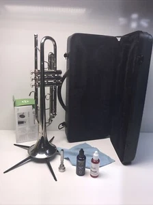 Bestley Silber Trompete mit Etui und Ständer. 6259 - Gebraucht. - Bild 1 von 22