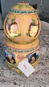 Beautiful Disney Winnie The Pooh Rotating Snow Globe Music Box - Picture 1 of 7