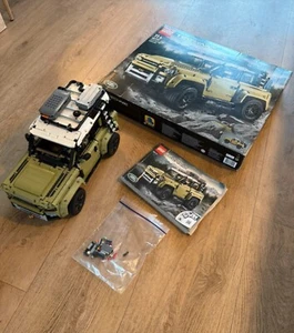 LEGO Technic 42110 Land Rover Defender & 2 MOC!! - Bild 1 von 24