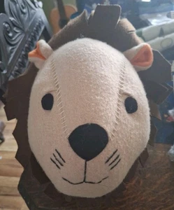 Target Pillowfort testa di leone imbottita 3D peluche bambini safari asilo nido decorazione parete - Foto 1 di 2