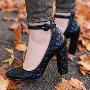 Gianvito Rossi gesteppte Leder Mary Jane Riemchen Blockabsatz Pumps schwarz 36,5 - Bild 1 von 13