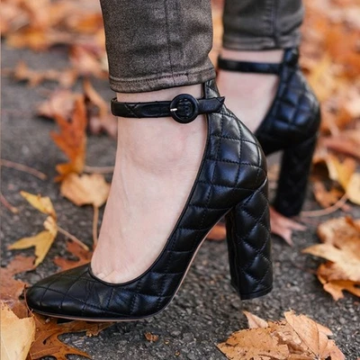 Zapatos de salón Gianvito Rossi acolchados de cuero Mary Jane con correa al tobillo negros 36,5 Foto 1 de 4