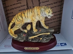 Classic Wildlife Collection Prowling Tiger - Bild 1 von 9