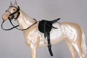 Breyer Peter Stone Resin Pferd Traditional Modellpferd Zubehör - Sattel Set Tack - Bild 1 von 5
