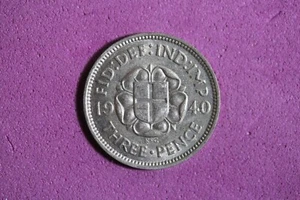 1940 Great Britain 3 Pence Silver Coin #M20897 - Picture 1 of 2