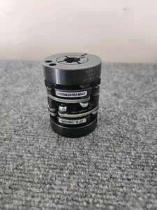NUEVO Abrazadera flexible doble ZeroMax ZERO MAX ZERO-MAX 6P22C CON ACOPLAMIENTO de diámetro de 15 mm - Imagen 1 de 5