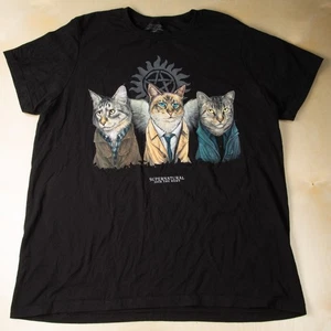 Camiseta Negra 3 Cats Supernatural Dean Cass Sam XL / Hot Topic Nerdhaven RARA - Imagen 1 de 5