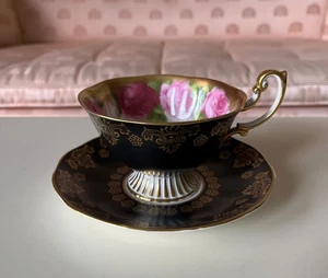 Vintage Royal Albert PINK ROSES auf SCHWARZ mit GOLD Fleur D' Lis TASSE/UNTERTASSE - Bild 1 von 24