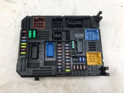 Sicherungskasten Opel Vivaro C Kasten K0 9845141280 P23910414 - Image 1 of 4